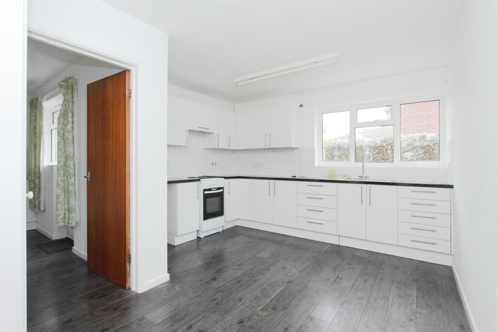 7 glebe close ph8.JPG