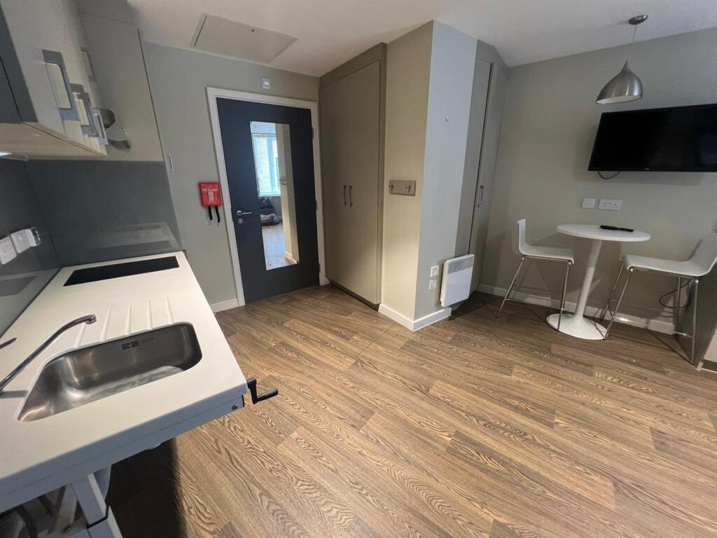 Melbourne 121 accessible unit 3.jpg