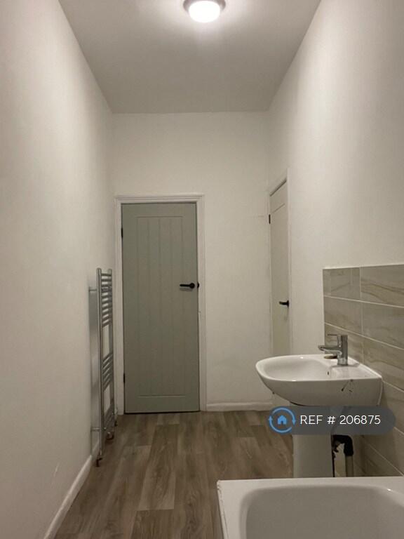 Bath/Shower/Toilet/Storage