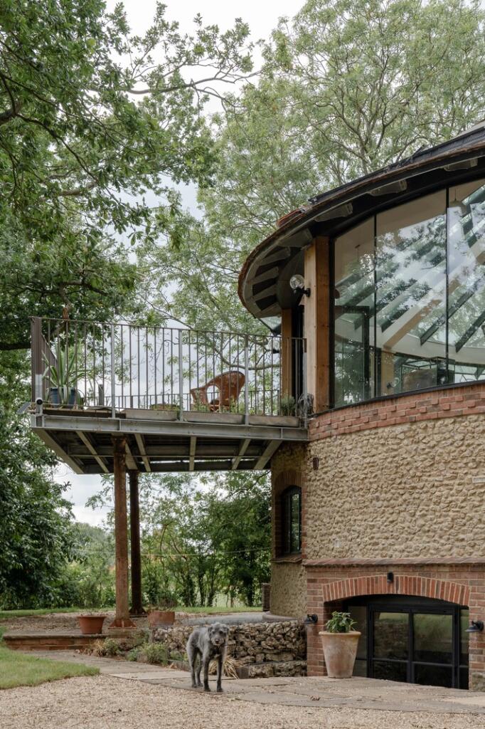 298419 - The Roundhouse, Park Lane, Old Knebwor...