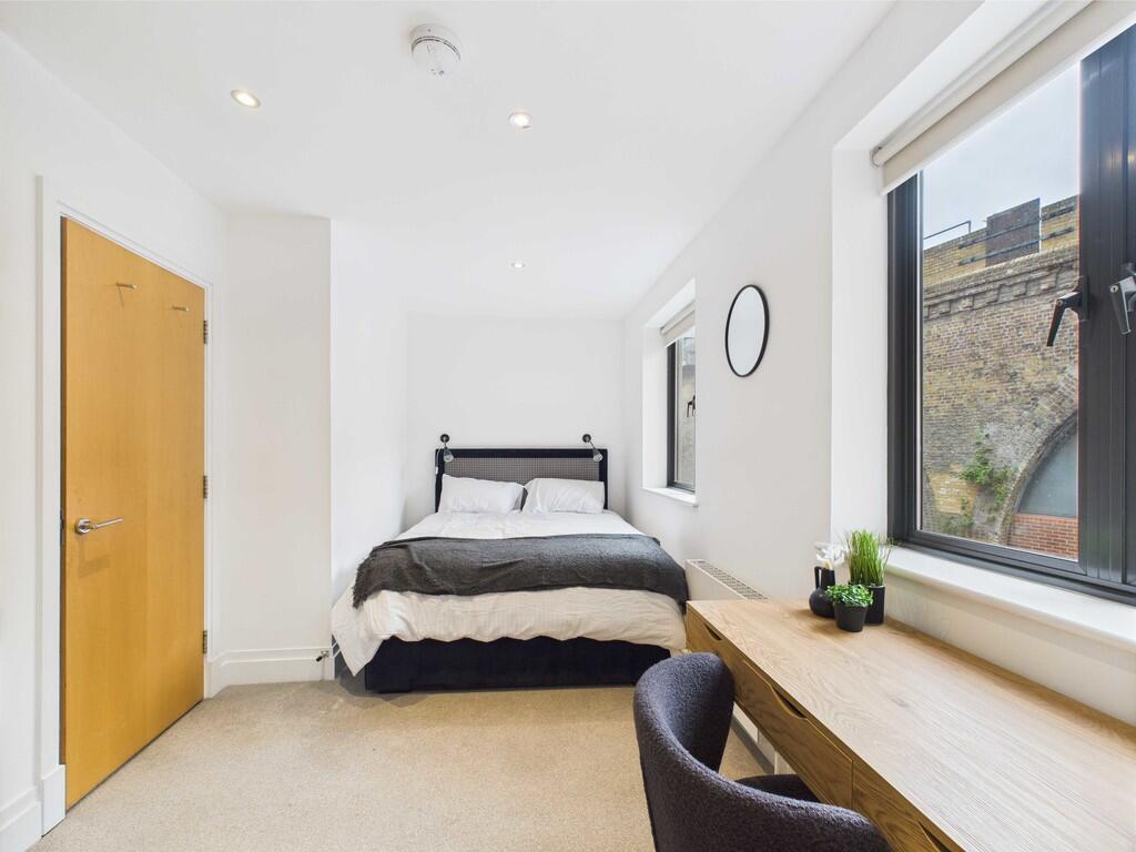 CAM03741G0-PR0087...