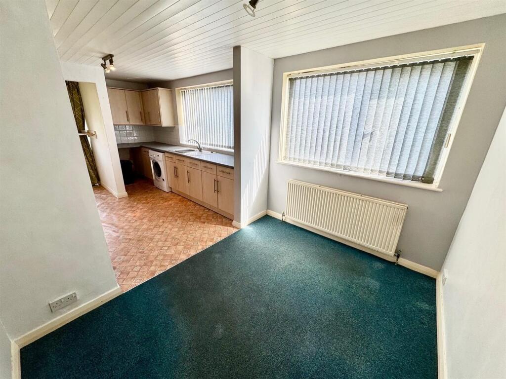 Kitchen 3.jpg