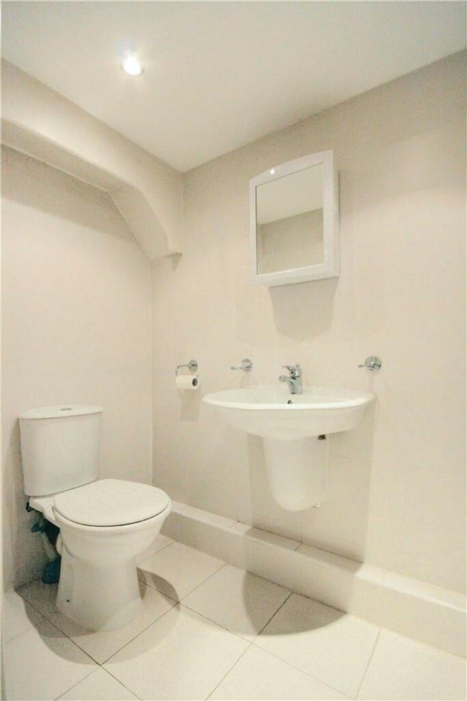 En Suite Shower Room 2
