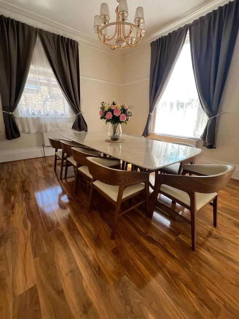 KITCHEN, LIVING ROOM, FAMILY ROOM AND DINING ROOM