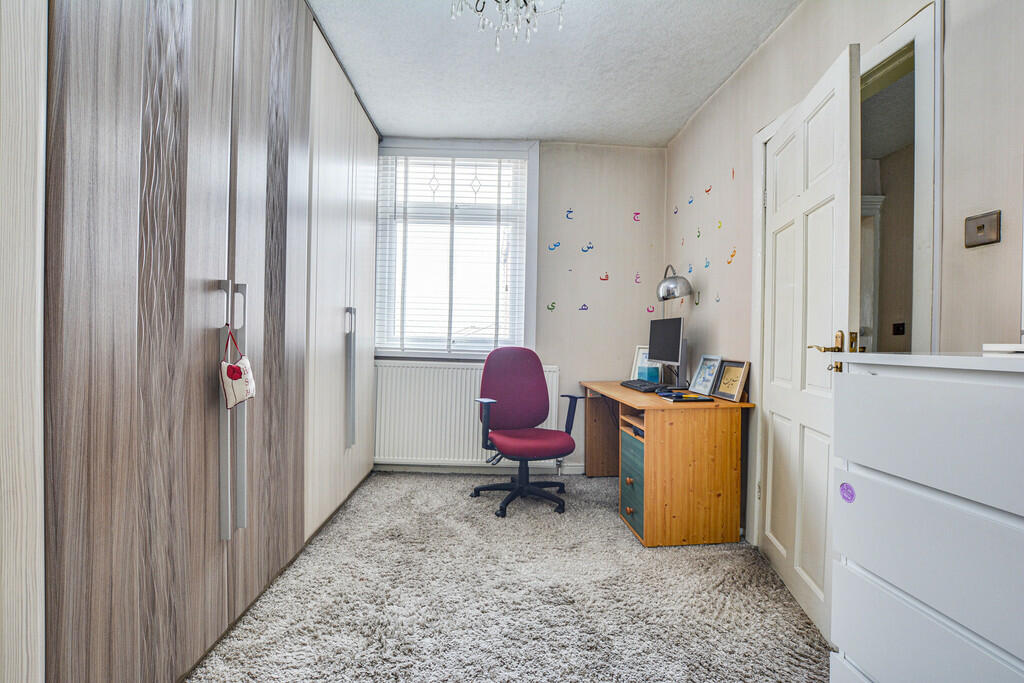 BEDROOM 2