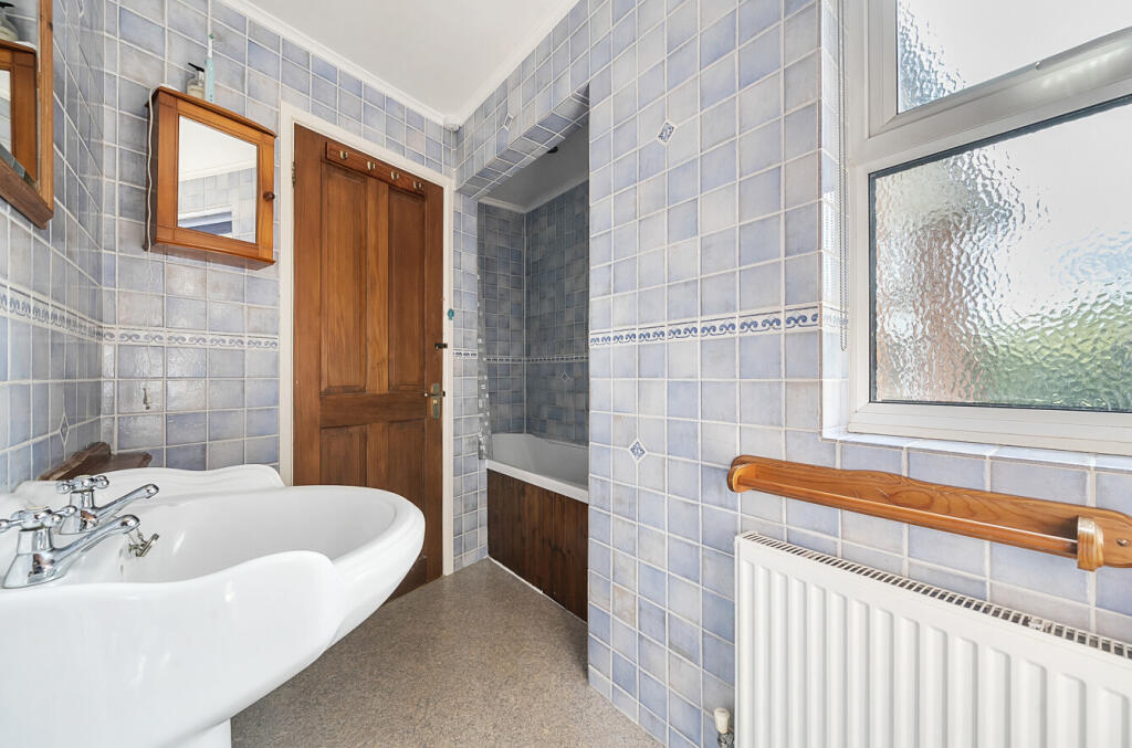 1340384-11-689db3...