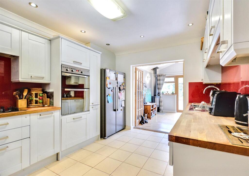 Kitchen_1.jpeg
