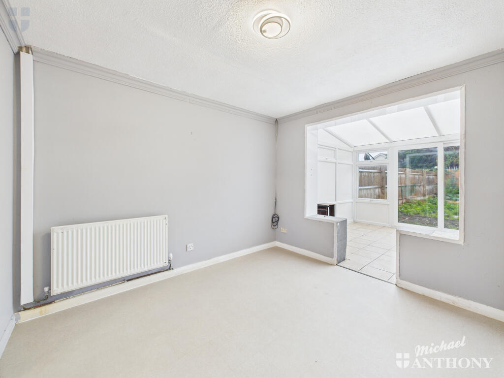 CAM03852G0-PR0313-STILL006