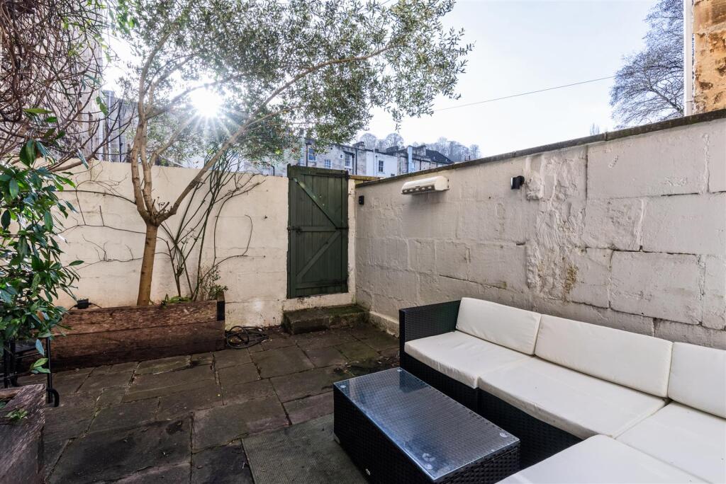 Rear Courtyard Garden II.jpg