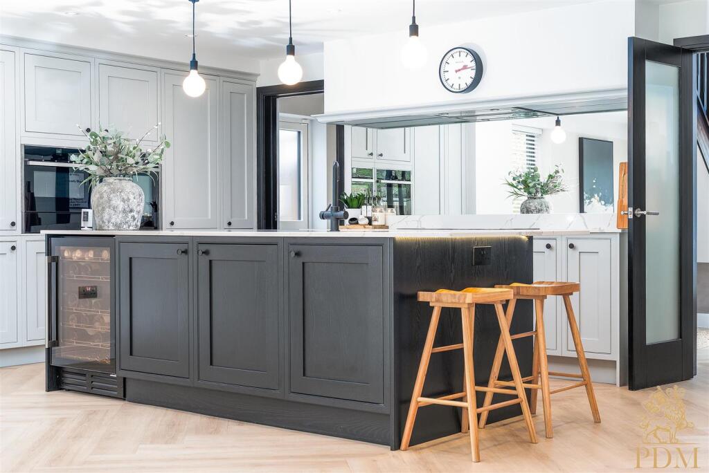 33 Thoresby Road Bramcote NG9 3EN