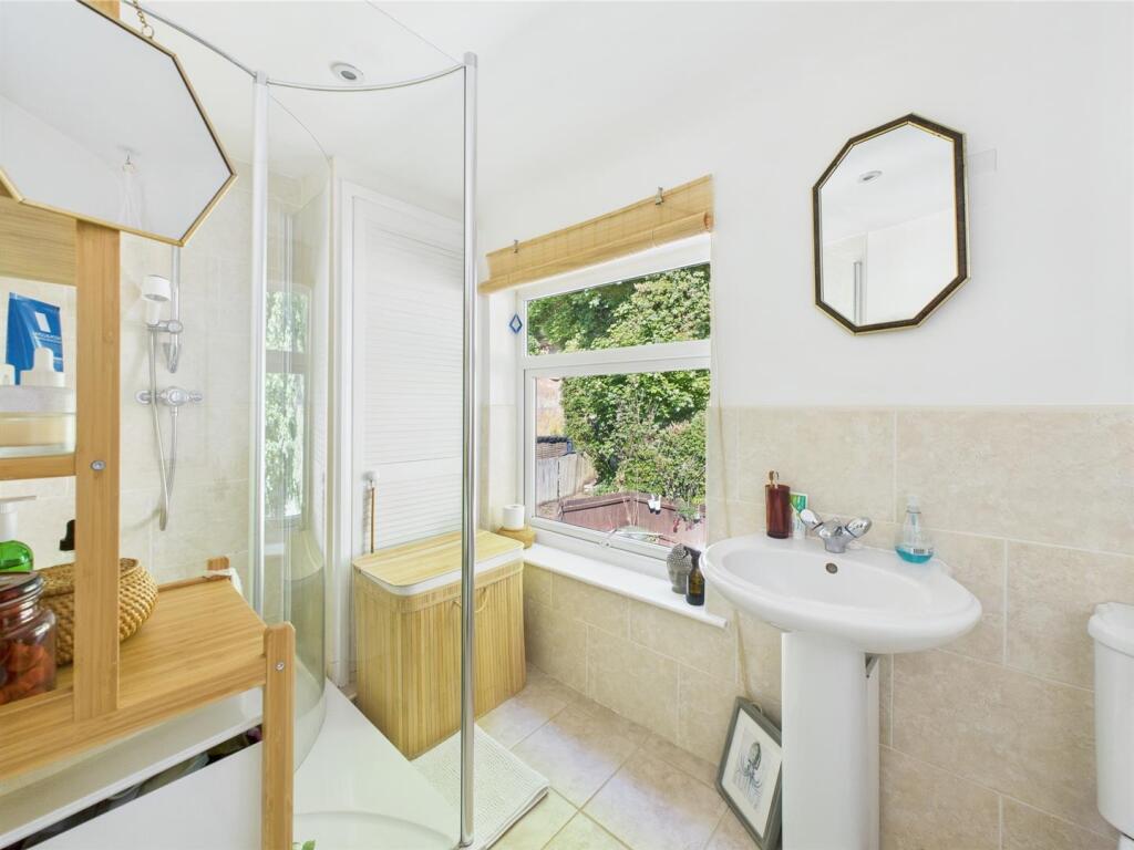 Bathroom/Shower Room