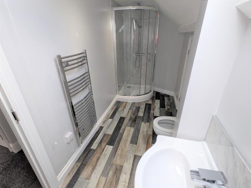Shower Room.jpg