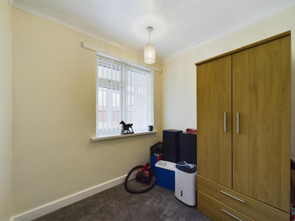 Bedroom:
