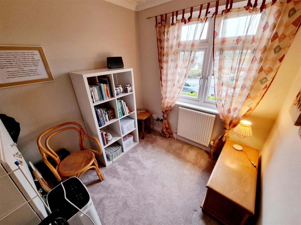 Bed 3.jpg
