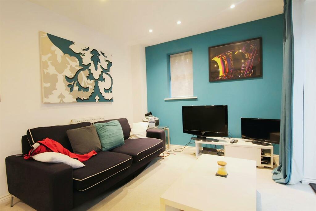 lounge 202.JPG