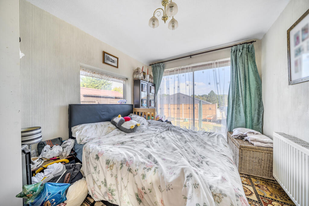 1349933-9-68c292a...