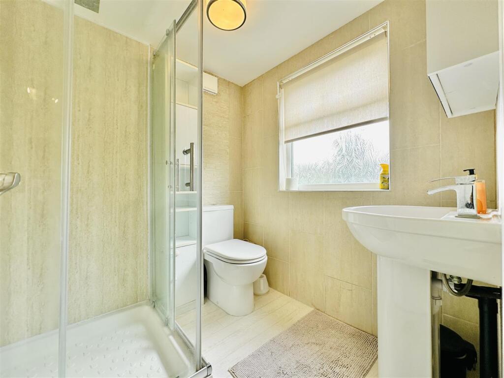 EN SUITE