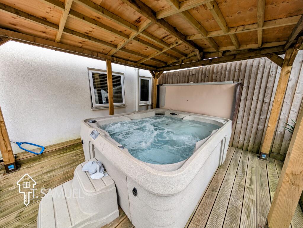 Hot tub