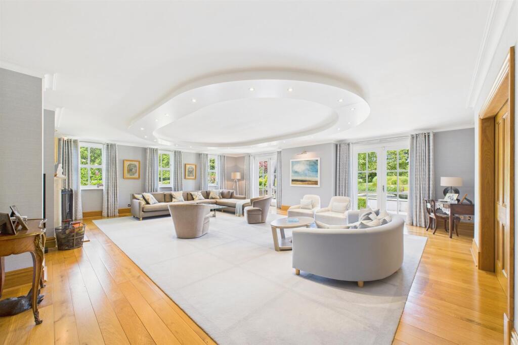 Main Living Room.jpg