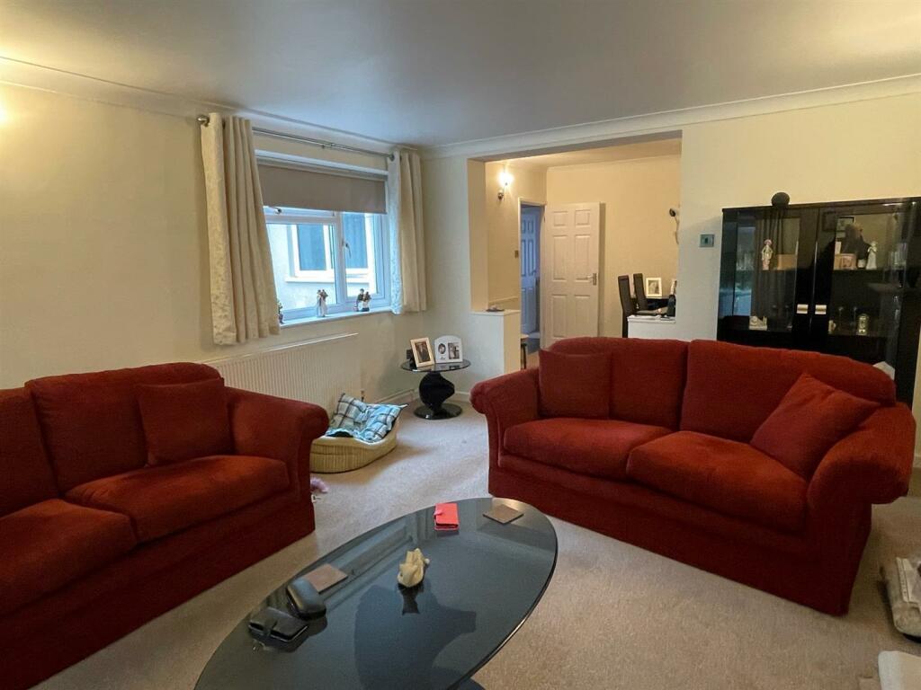 Lounge.jpg