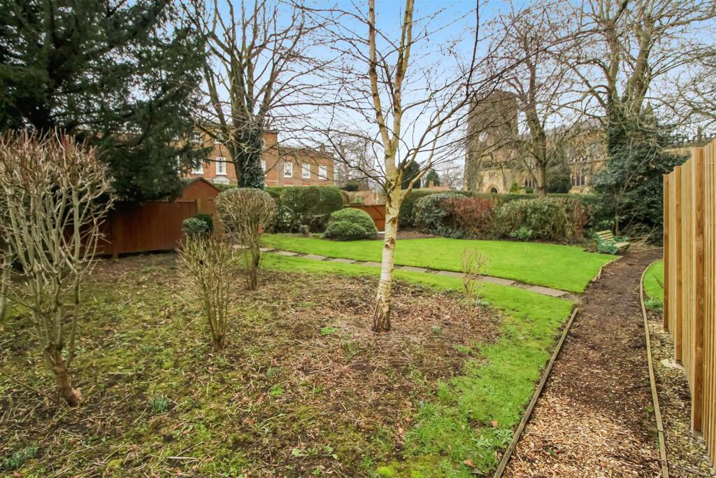 COMMUNAL GARDEN
