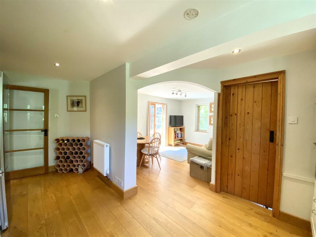 OPEN PLAN KITCHEN/DINING ROOM