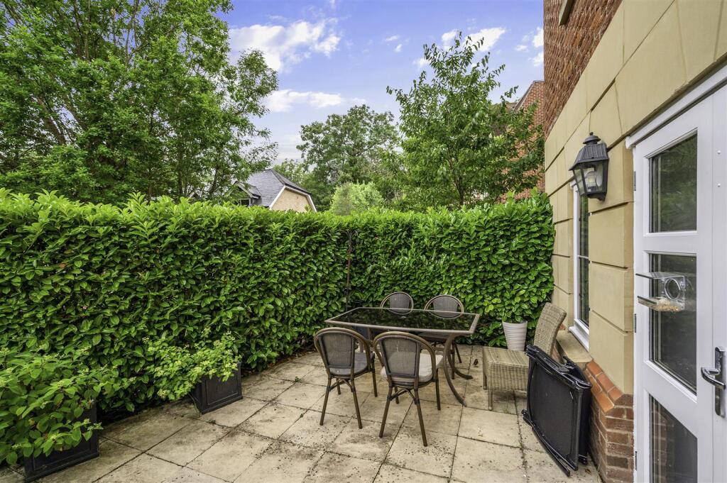 KINGSWOOD PARK, 7- (12).jpg