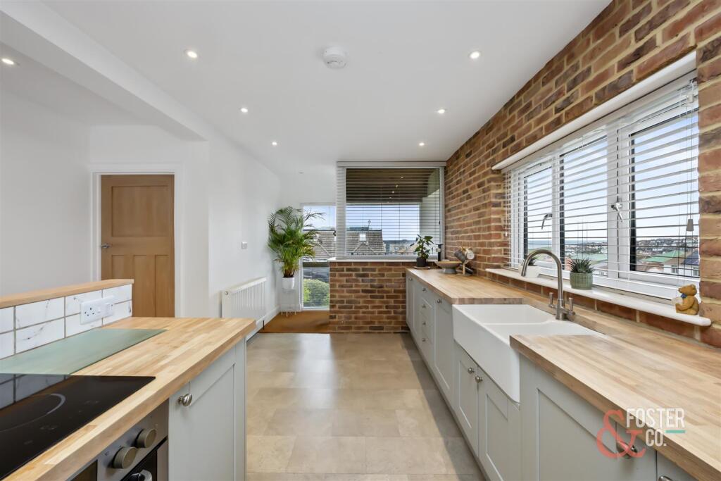 Bevendean Avenue, 25-028.jpg