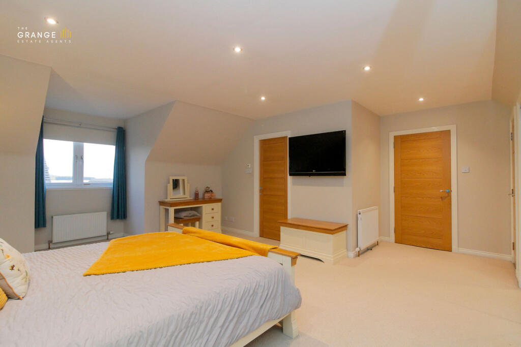 Mid Street, Cornhill, AB45