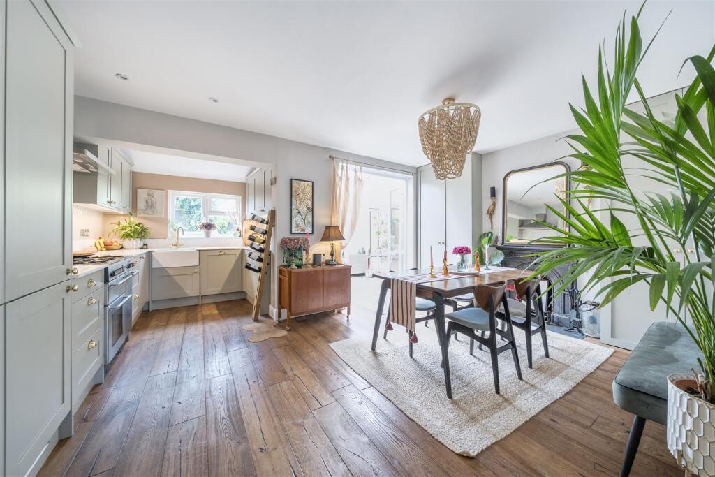 Oakleigh Drive - Kitchen Diner.jpg