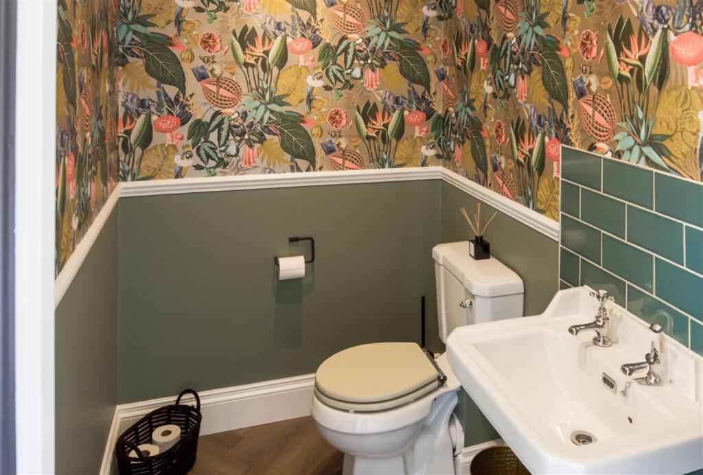 Hammerwhich Place Farm-19.jpg