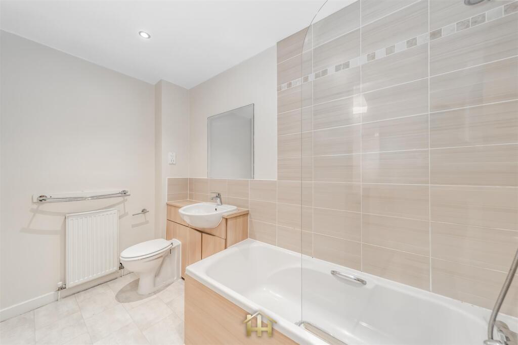 18 GLAMIS GARDENS DD2 1XQ EDIT (12 of 30).jpg