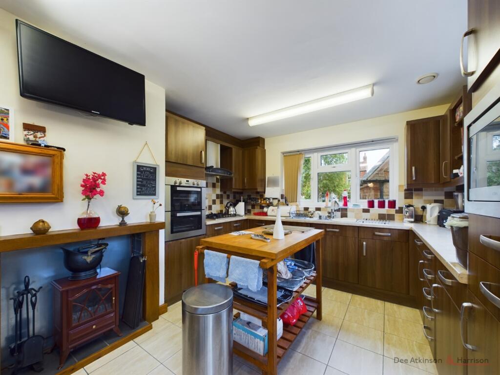 Kitchen/Dining Room
