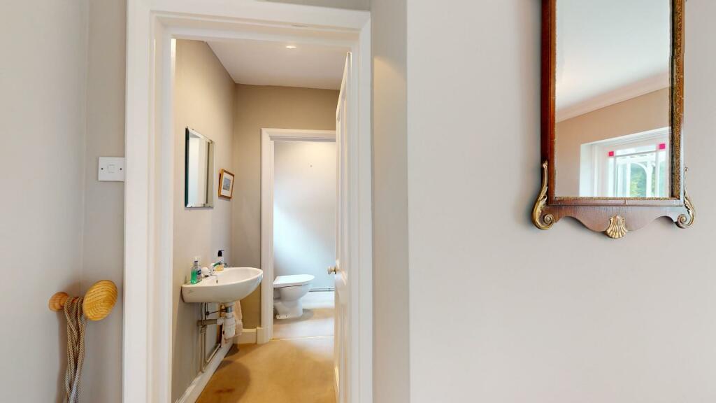 CLOAKROOM