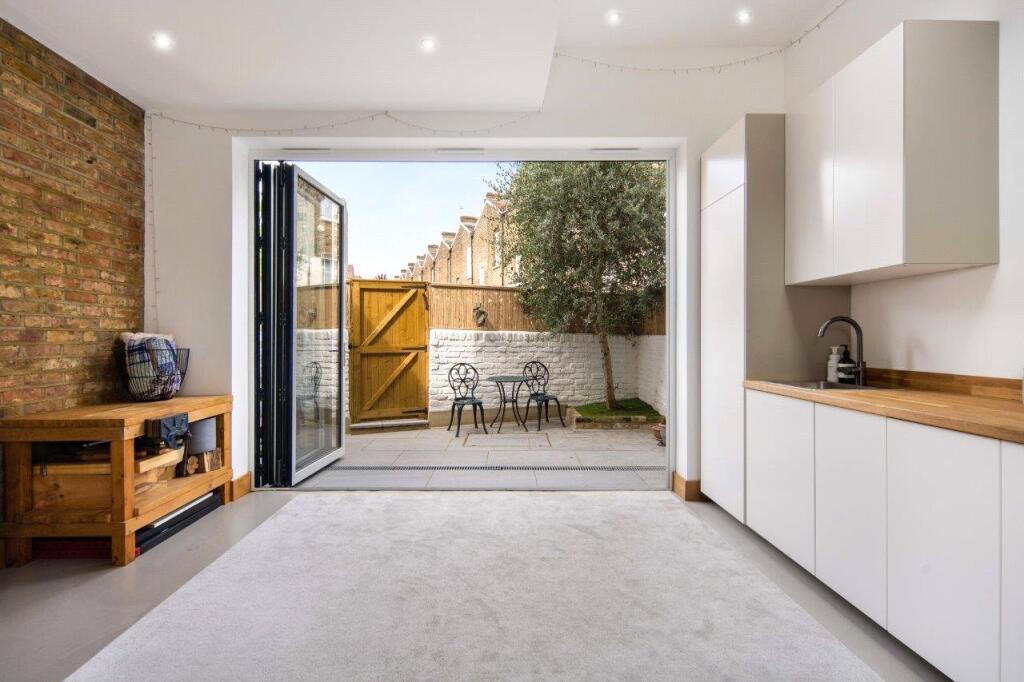 Kitchen/Patio