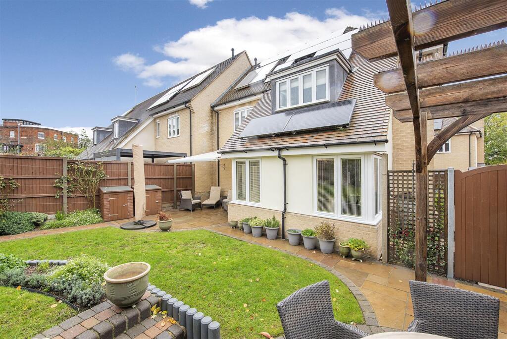 3 Haven Close ph06.jpg