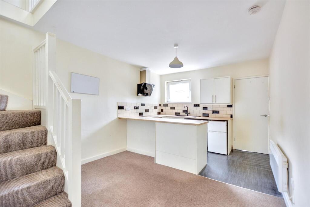 Flat Living Kitchen_1.jpeg