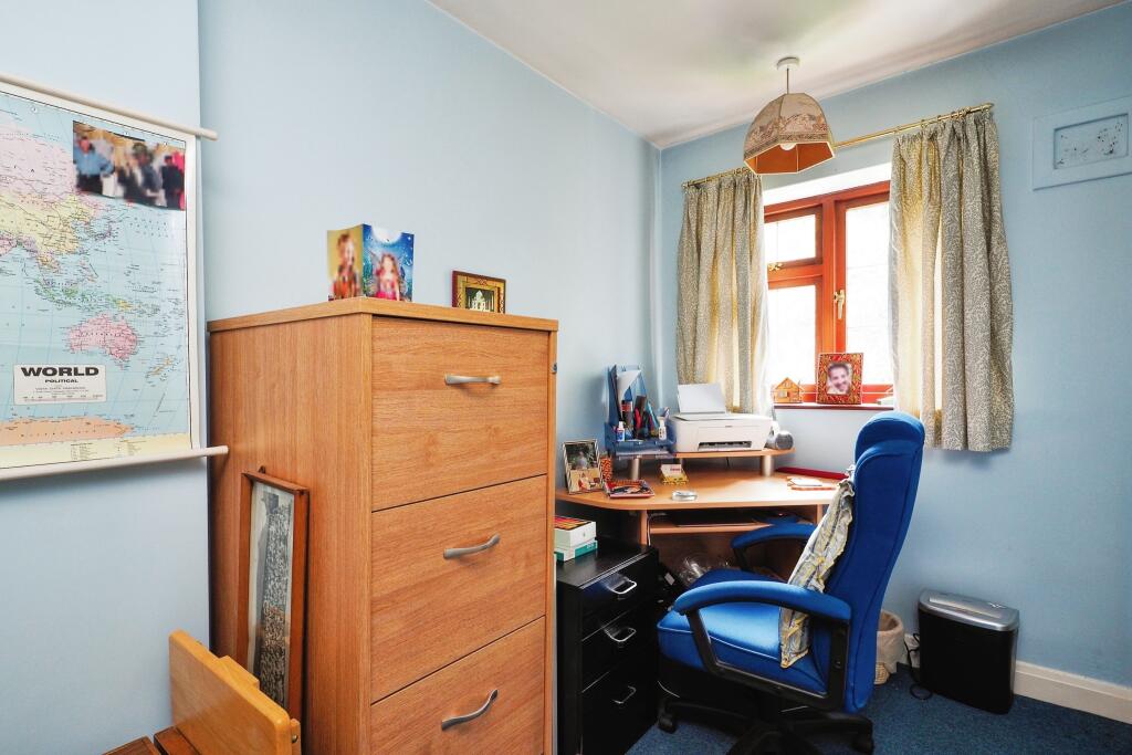 Bedroom/Office