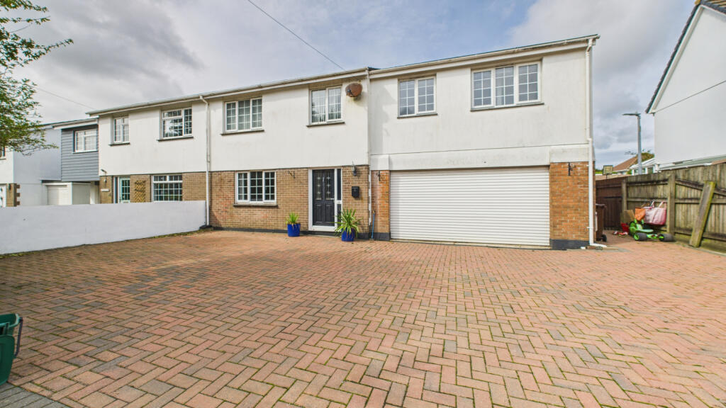 5 Bedroom Semi-Detached House for Sale
