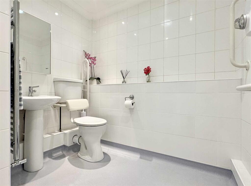 Wet Room.jpg