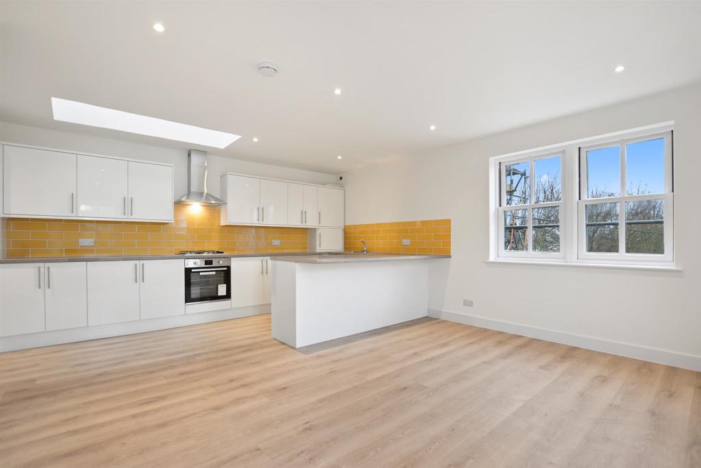 Lounge - Kitchen (2)