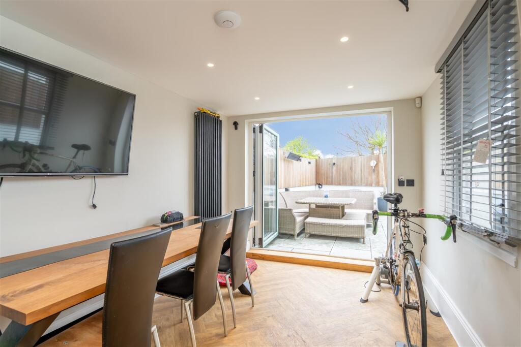 Dining Room.jpg