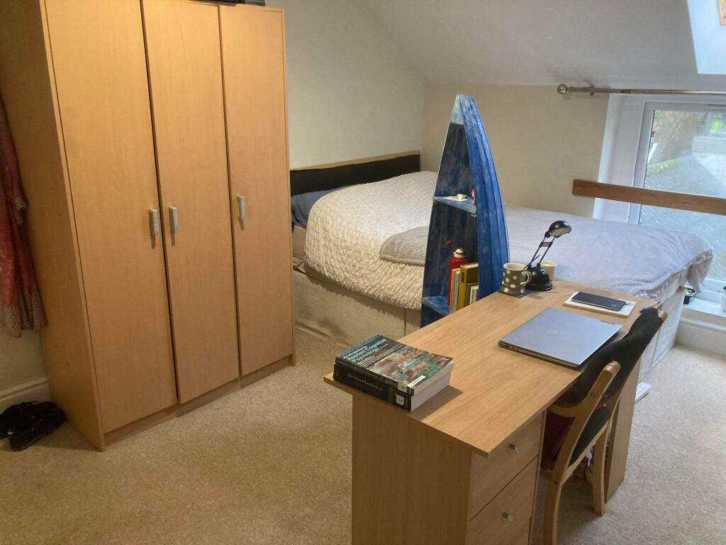 315517948_8878547957