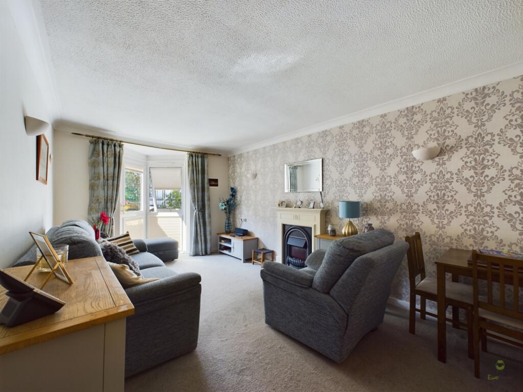 CAM03418G0-PR0080-STILL004