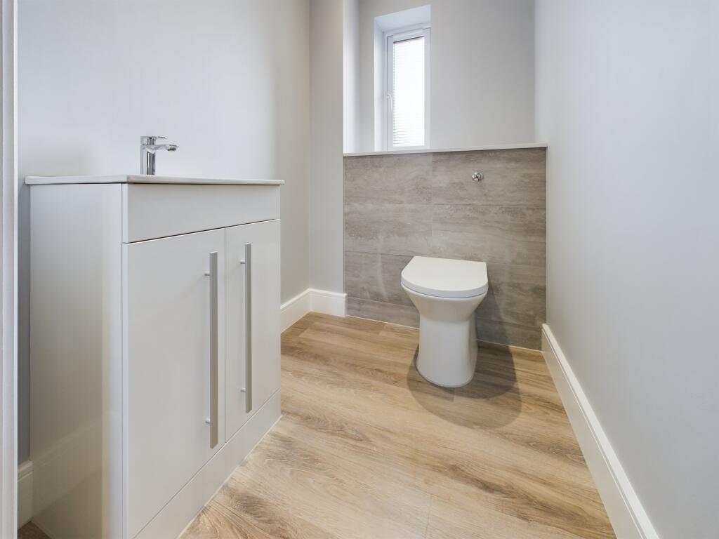 Coat room/WC