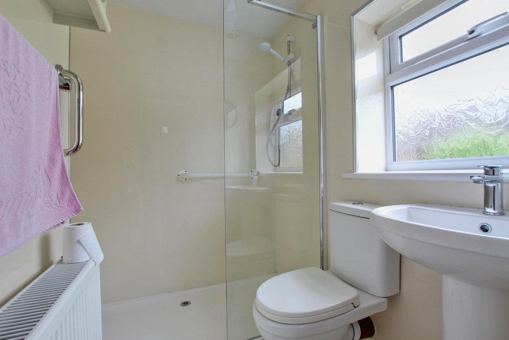 SHOWER ROOM/W.C.