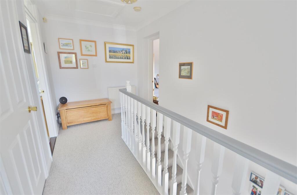 FIRST FLOOR LANDING