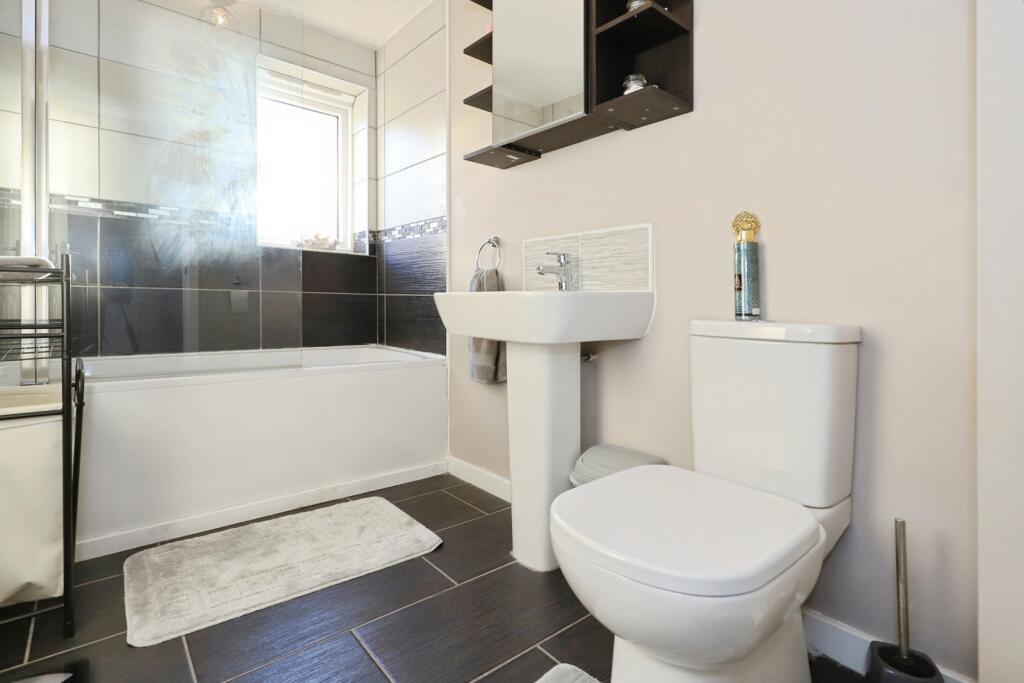 Bathroom / W.C.