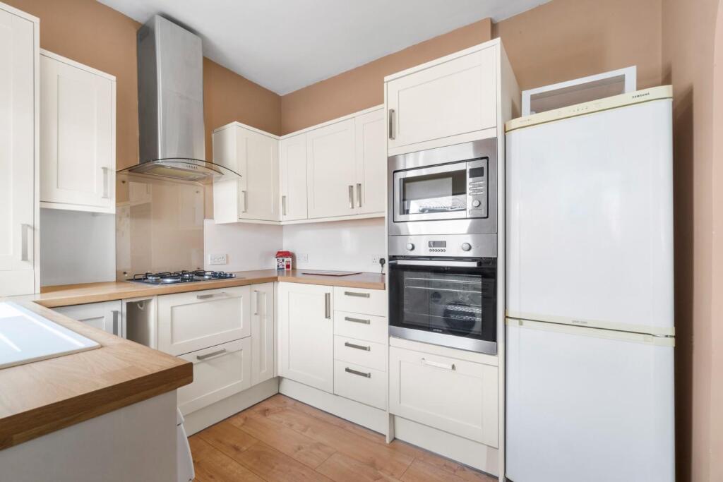 10_4 blytheswood crescent, largs  (8).jpg