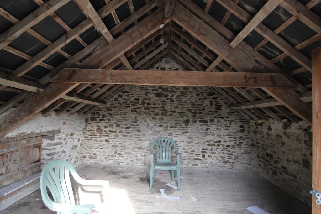 barn 1 loft room.JPG